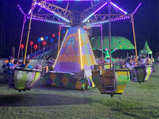carnival spinner ride